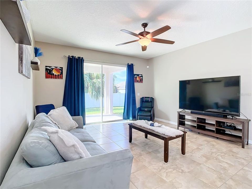 For Sale: $369,900 (4 beds, 2 baths, 2090 Square Feet)