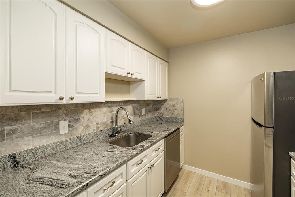 Active With Contract: $225,000 (2 beds, 1 baths, 1000 Square Feet)