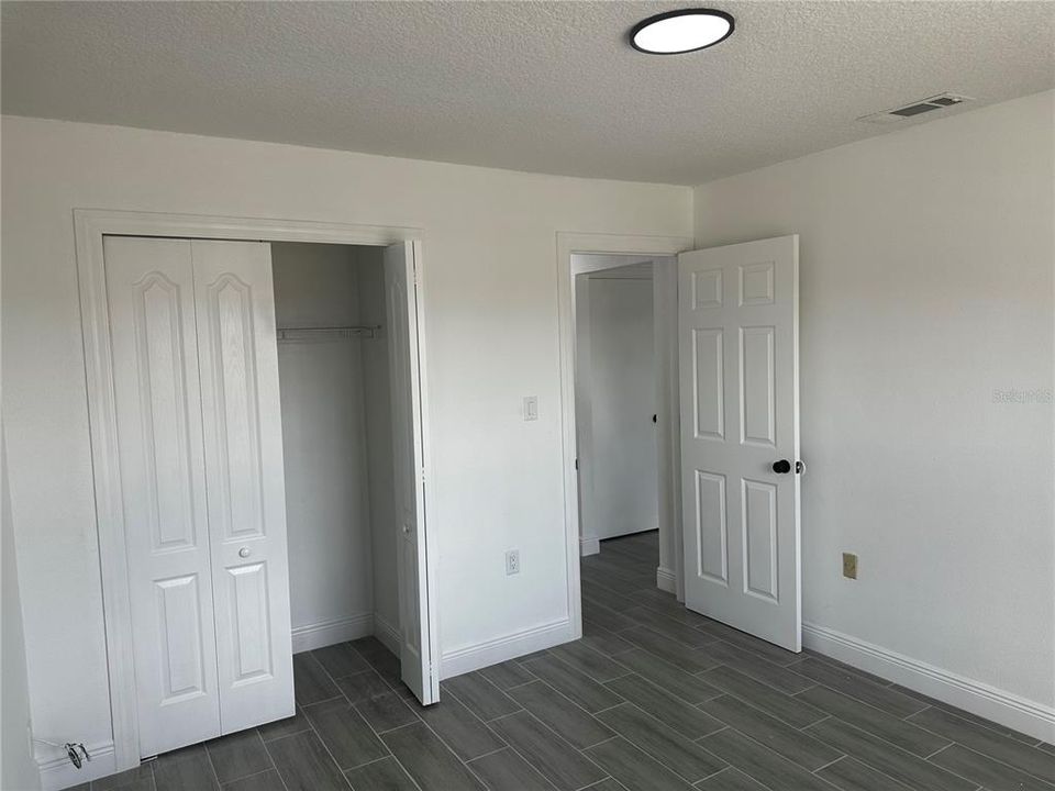 For Rent: $1,400 (2 beds, 1 baths, 819 Square Feet)