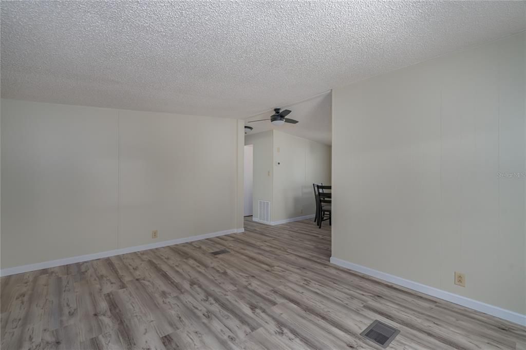 For Sale: $159,000 (2 beds, 1 baths, 768 Square Feet)
