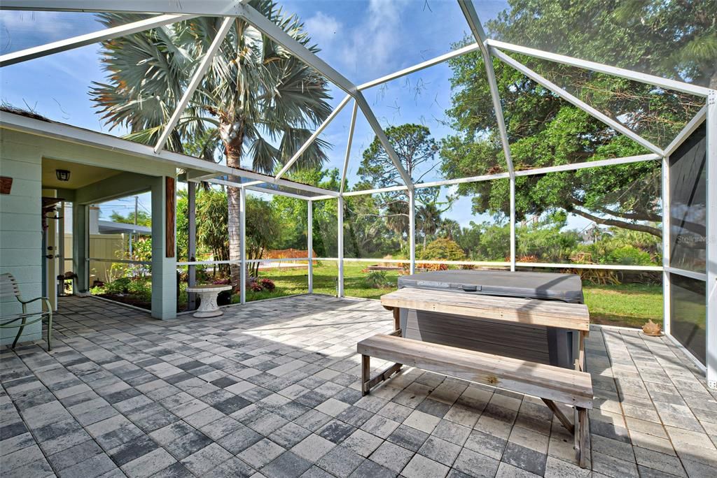 REALLY NICE SCREENED LANAI WITH PAVERS.