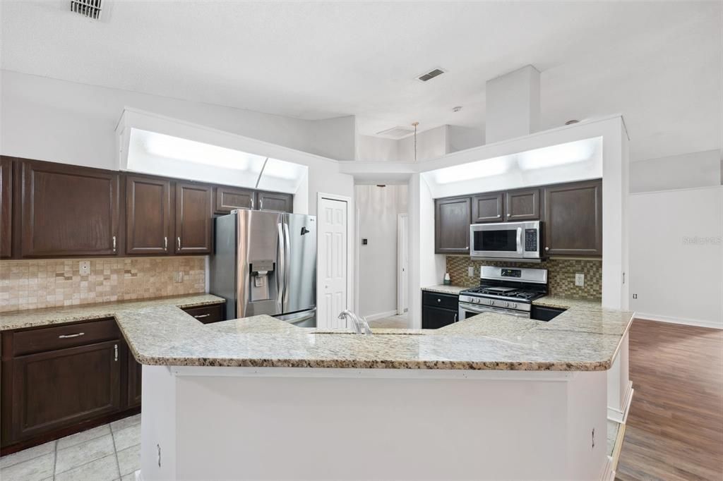 Active With Contract: $229,900 (2 beds, 2 baths, 1641 Square Feet)