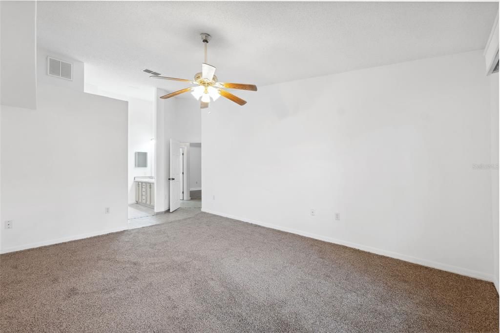 Active With Contract: $229,900 (2 beds, 2 baths, 1641 Square Feet)