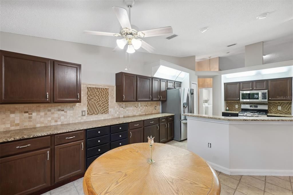 Active With Contract: $229,900 (2 beds, 2 baths, 1641 Square Feet)