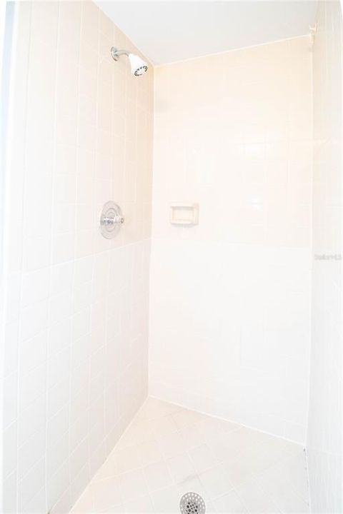 For Sale: $185,000 (2 beds, 2 baths, 774 Square Feet)
