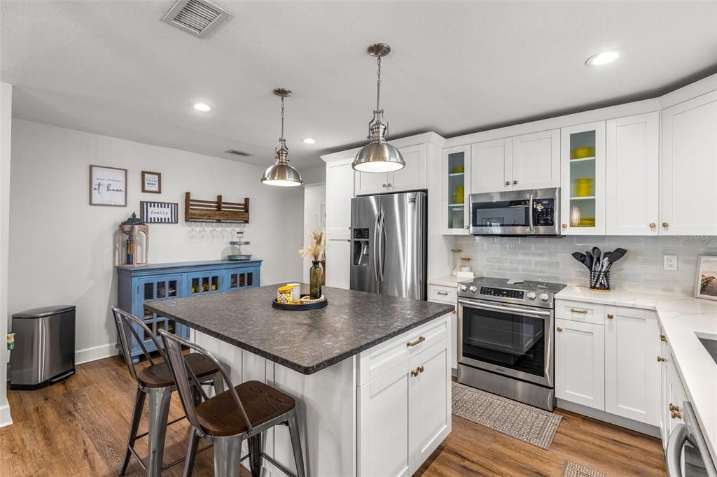 Active With Contract: $575,000 (4 beds, 2 baths, 2224 Square Feet)