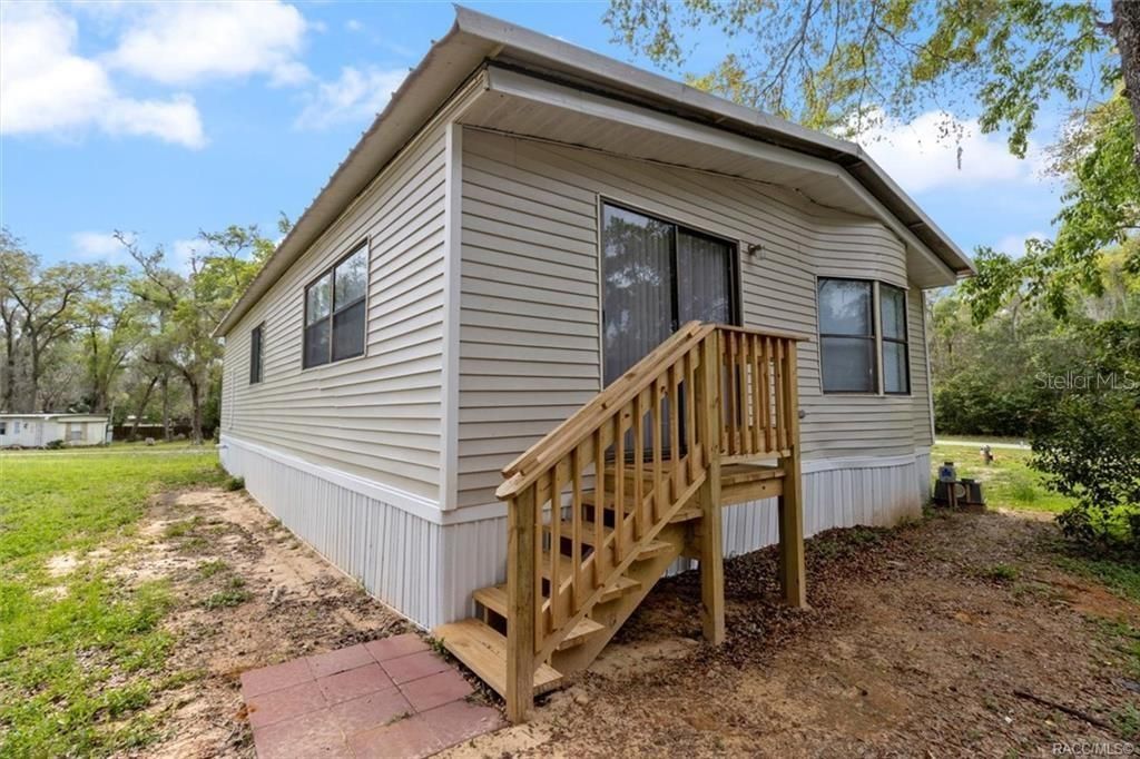 For Sale: $164,900 (2 beds, 2 baths, 1144 Square Feet)