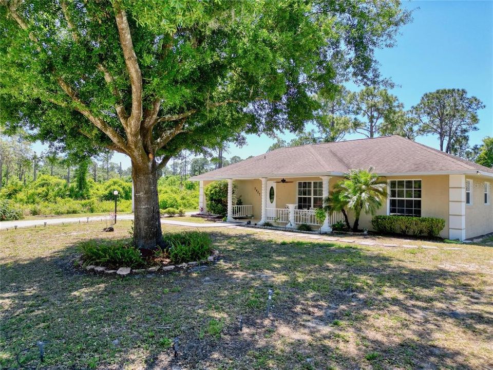 For Sale: $275,000 (3 beds, 2 baths, 1352 Square Feet)