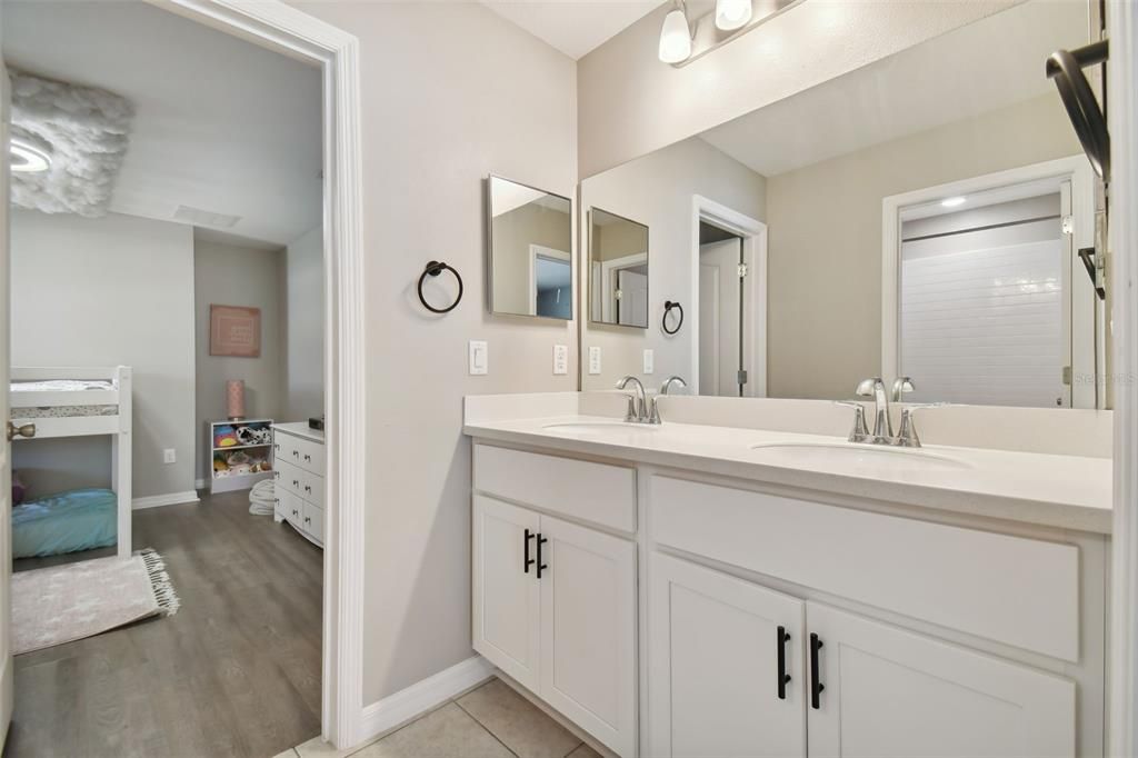 Active With Contract: $330,000 (3 beds, 2 baths, 1758 Square Feet)