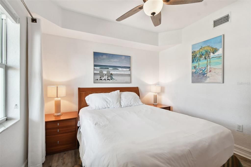 For Sale: $535,000 (2 beds, 2 baths, 914 Square Feet)