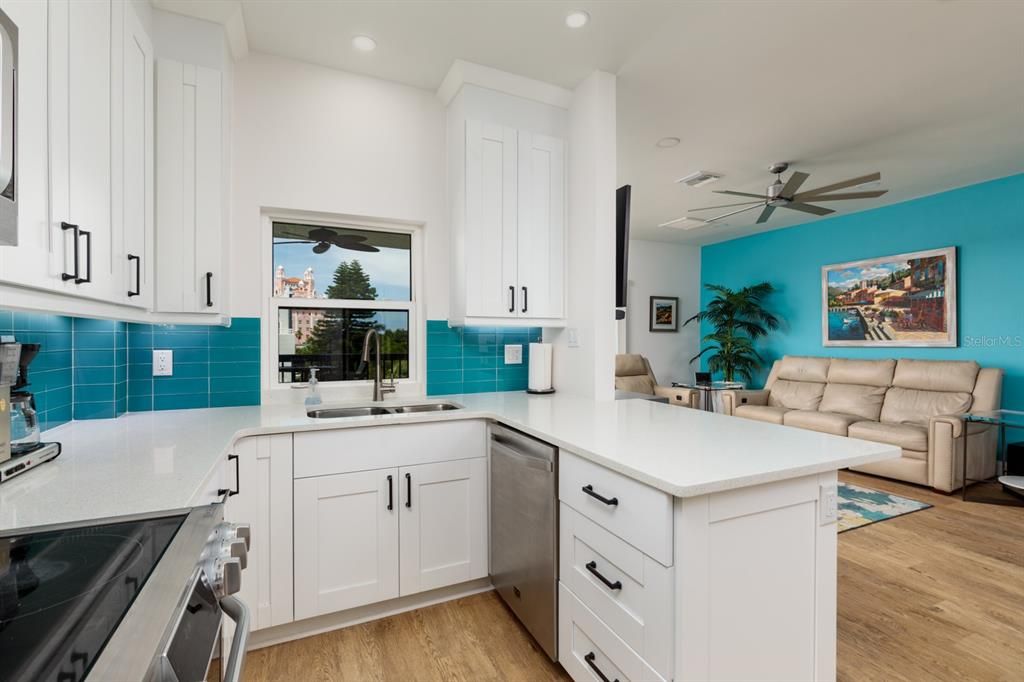 Active With Contract: $1,290,000 (3 beds, 2 baths, 1345 Square Feet)