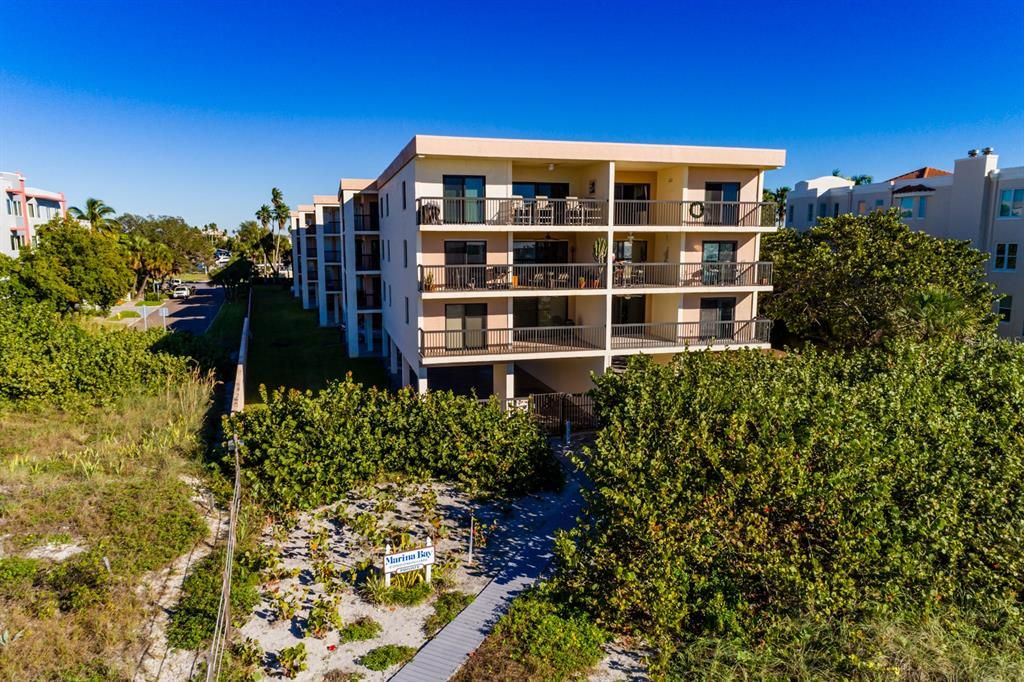 Active With Contract: $1,290,000 (3 beds, 2 baths, 1345 Square Feet)