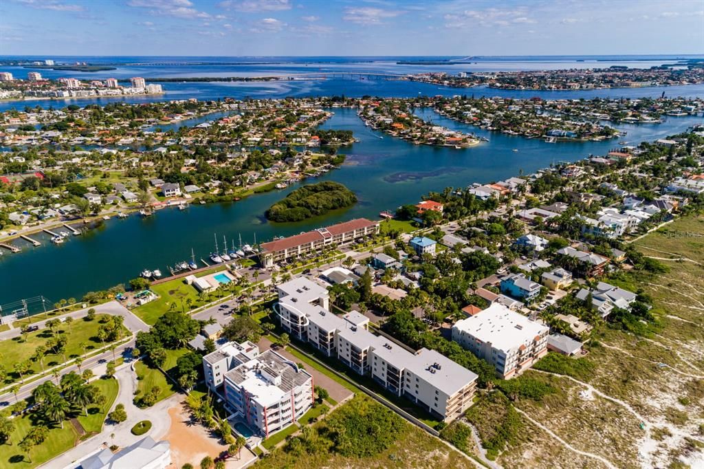 Active With Contract: $1,290,000 (3 beds, 2 baths, 1345 Square Feet)