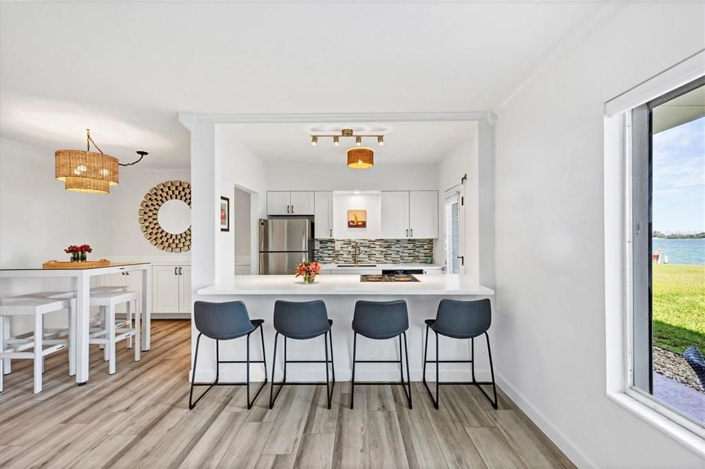 For Sale: $599,000 (2 beds, 1 baths, 816 Square Feet)