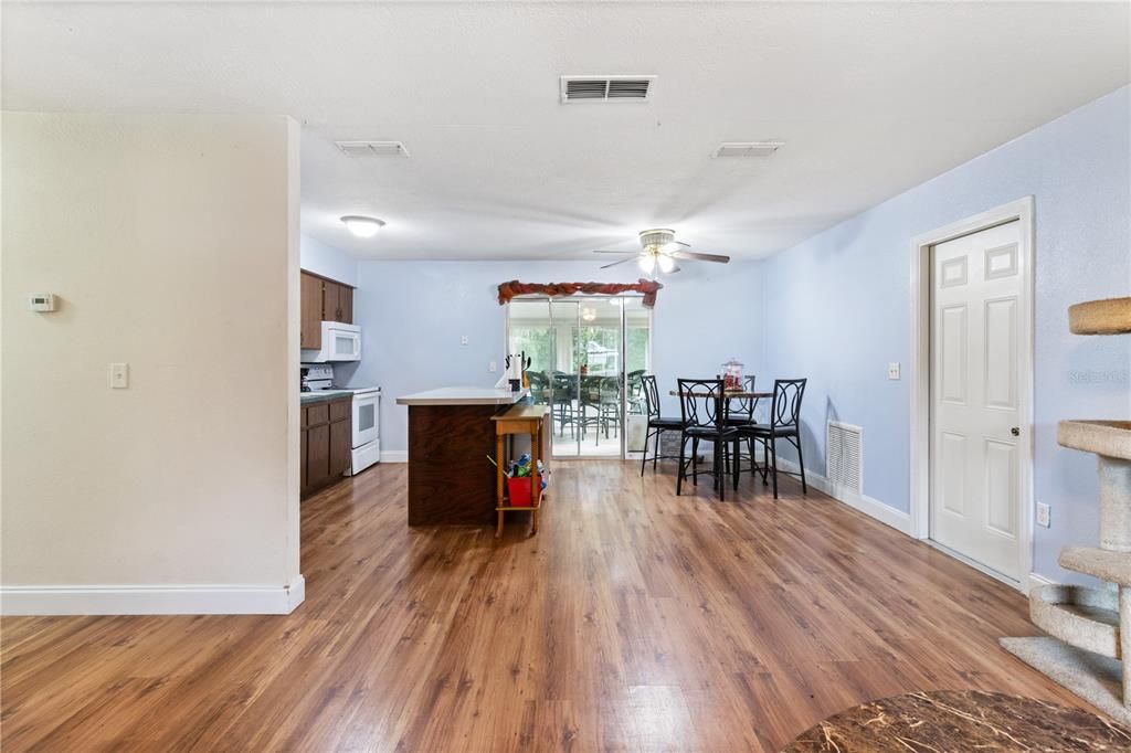 Recently Sold: $175,000 (2 beds, 1 baths, 1014 Square Feet)