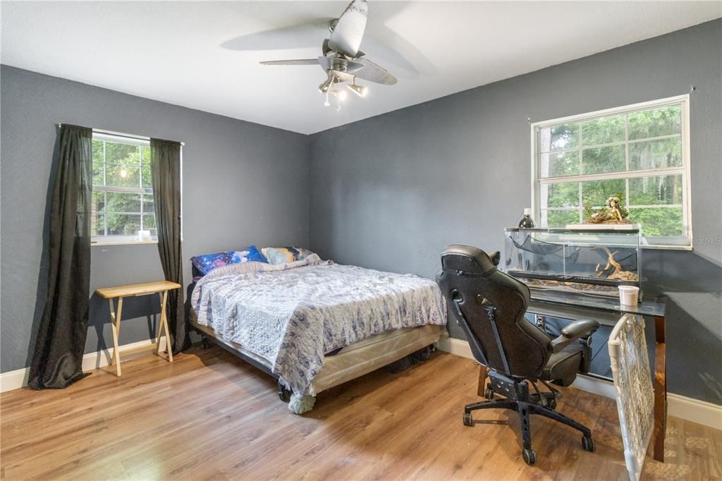 Active With Contract: $175,000 (2 beds, 1 baths, 1014 Square Feet)