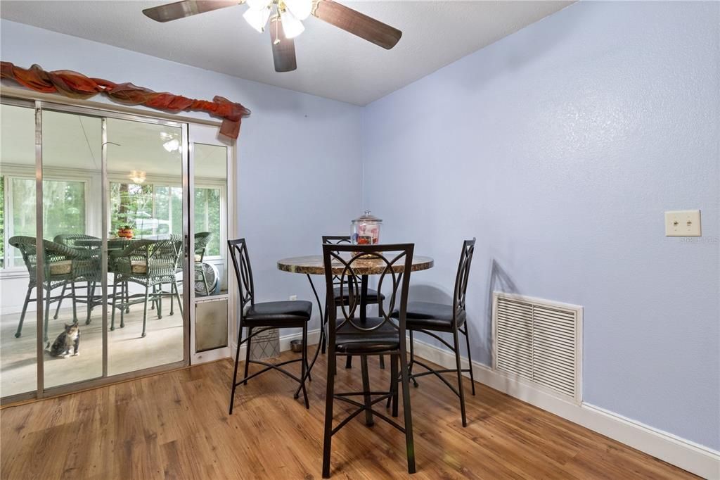 Recently Sold: $175,000 (2 beds, 1 baths, 1014 Square Feet)