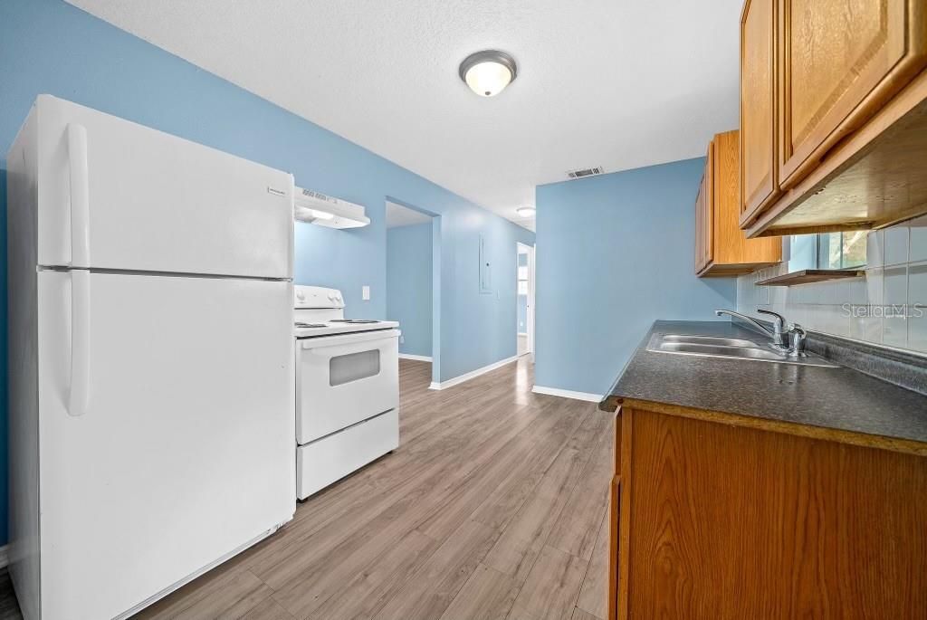 Recently Rented: $1,600 (2 beds, 1 baths, 710 Square Feet)