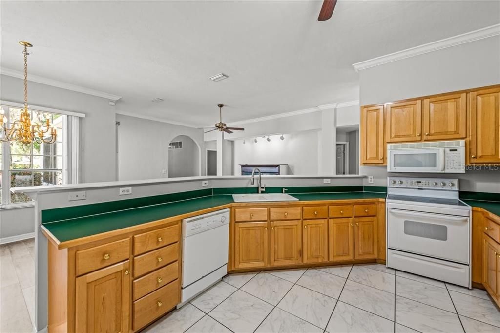 For Sale: $349,900 (3 beds, 2 baths, 1506 Square Feet)