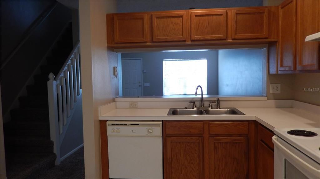 For Rent: $1,600 (2 beds, 1 baths, 1110 Square Feet)