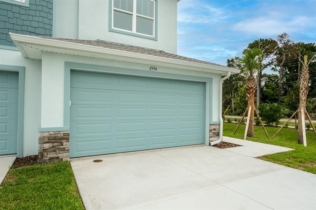 Active With Contract: $492,900 (3 beds, 2 baths, 2104 Square Feet)