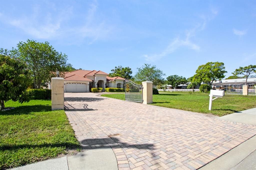 Recently Sold: $1,100,000 (5 beds, 4 baths, 3626 Square Feet)