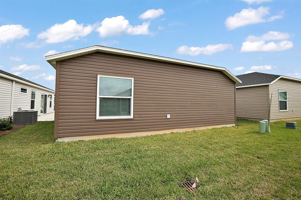 Active With Contract: $329,500 (2 beds, 2 baths, 1227 Square Feet)