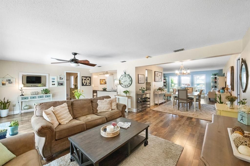 Recently Sold: $625,000 (3 beds, 2 baths, 2020 Square Feet)