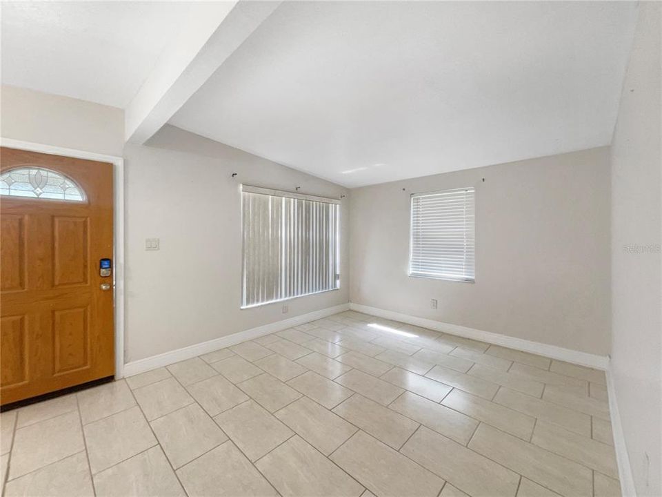 For Sale: $238,000 (3 beds, 1 baths, 960 Square Feet)