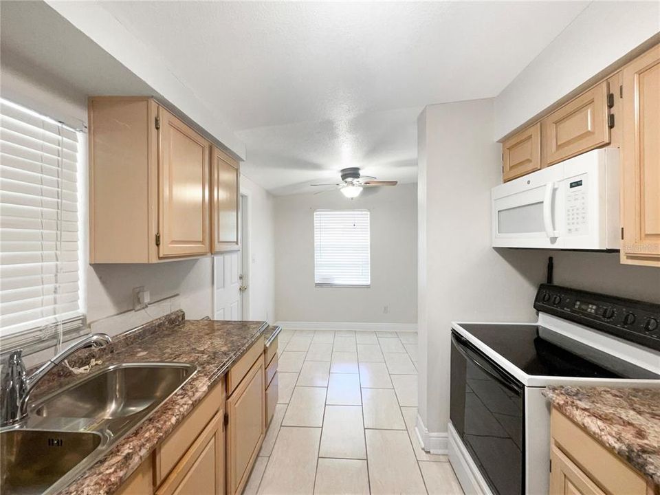 For Sale: $238,000 (3 beds, 1 baths, 960 Square Feet)