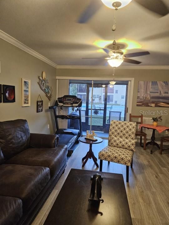 Active With Contract: $129,900 (2 beds, 1 baths, 960 Square Feet)