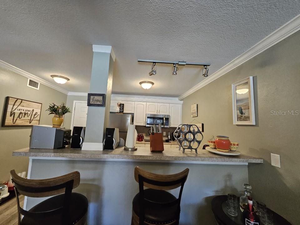 For Sale: $129,900 (2 beds, 1 baths, 960 Square Feet)