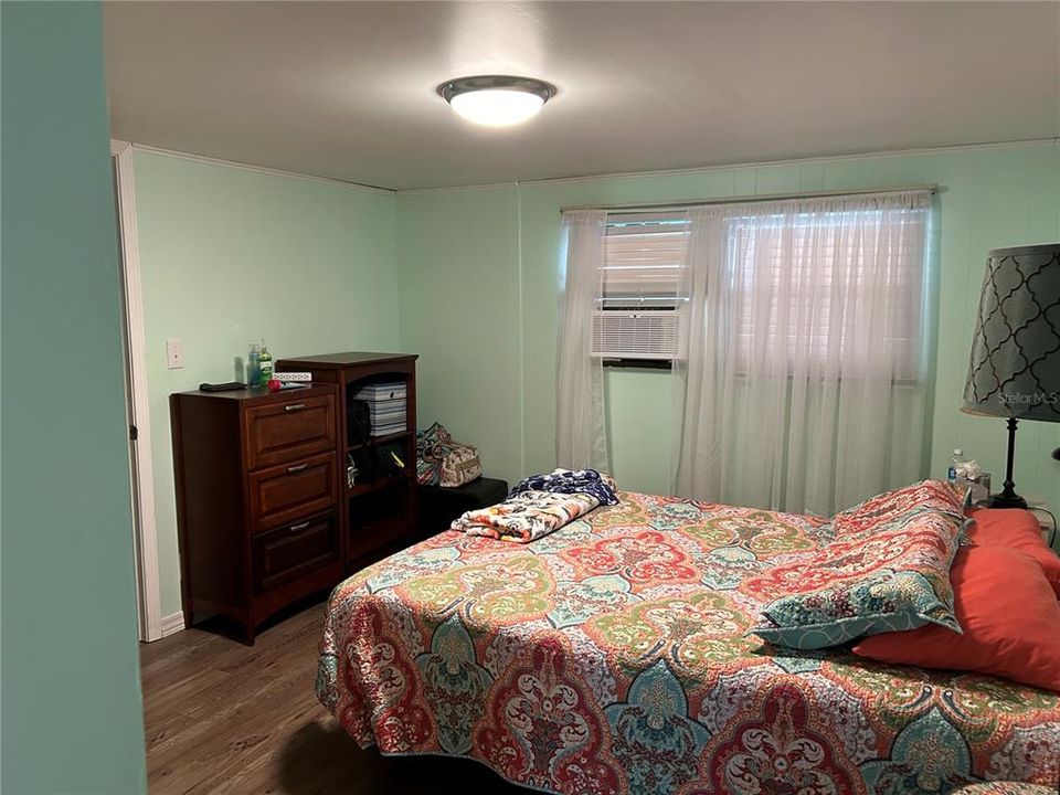 Active With Contract: $169,000 (2 beds, 1 baths, 1104 Square Feet)