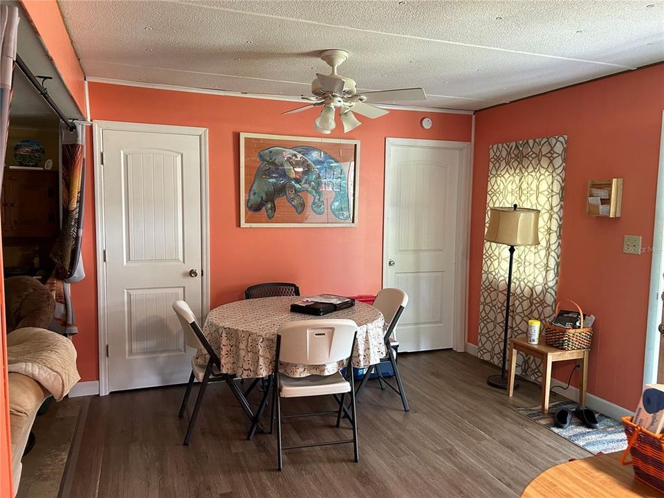 Active With Contract: $169,000 (2 beds, 1 baths, 1104 Square Feet)