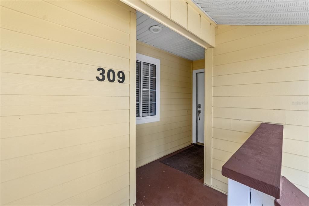 Active With Contract: $375,000 (2 beds, 2 baths, 1140 Square Feet)