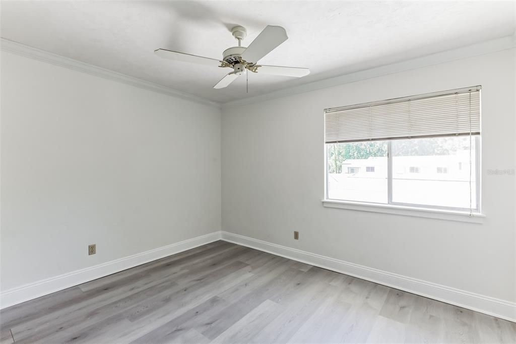 Active With Contract: $199,900 (3 beds, 2 baths, 1680 Square Feet)