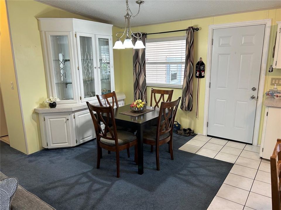 For Sale: $172,500 (2 beds, 2 baths, 864 Square Feet)