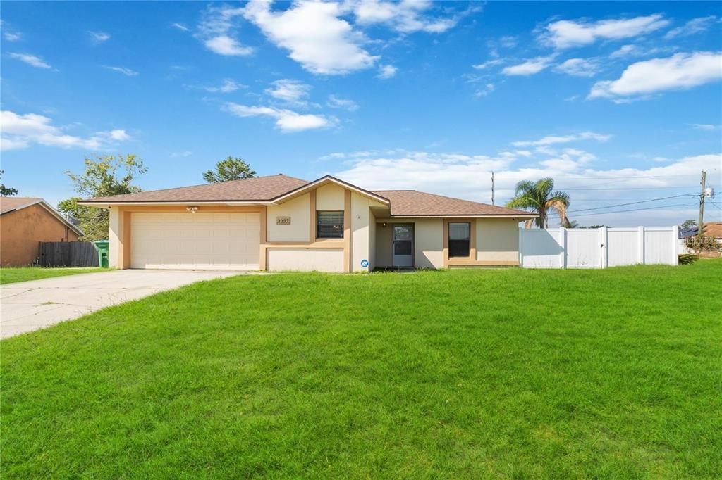 最近售出: $370,500 (4 贝兹, 3 浴室, 2302 平方英尺)