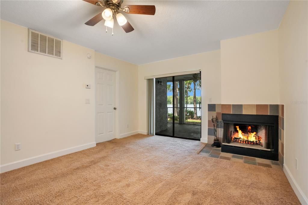 For Sale: $192,000 (2 beds, 2 baths, 960 Square Feet)