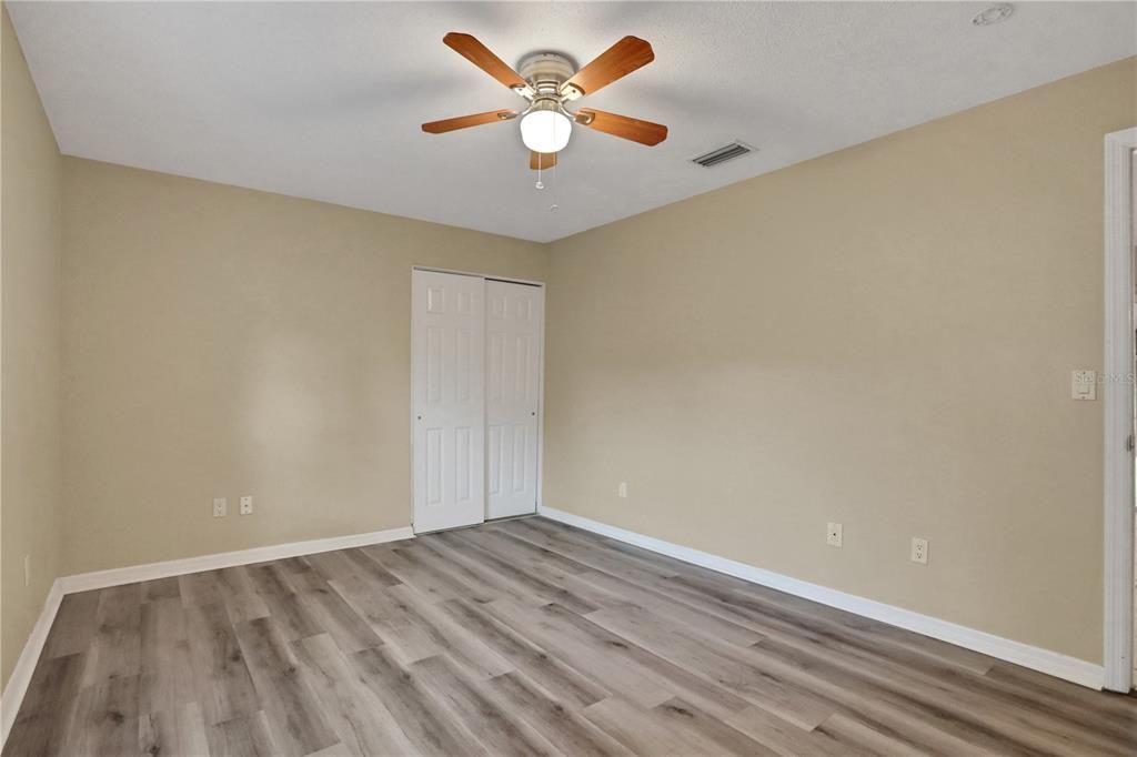 Active With Contract: $345,000 (3 beds, 2 baths, 1640 Square Feet)