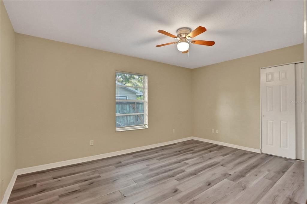 Active With Contract: $345,000 (3 beds, 2 baths, 1640 Square Feet)