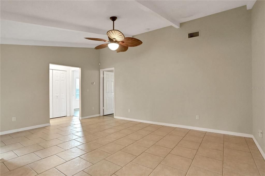 Active With Contract: $345,000 (3 beds, 2 baths, 1640 Square Feet)