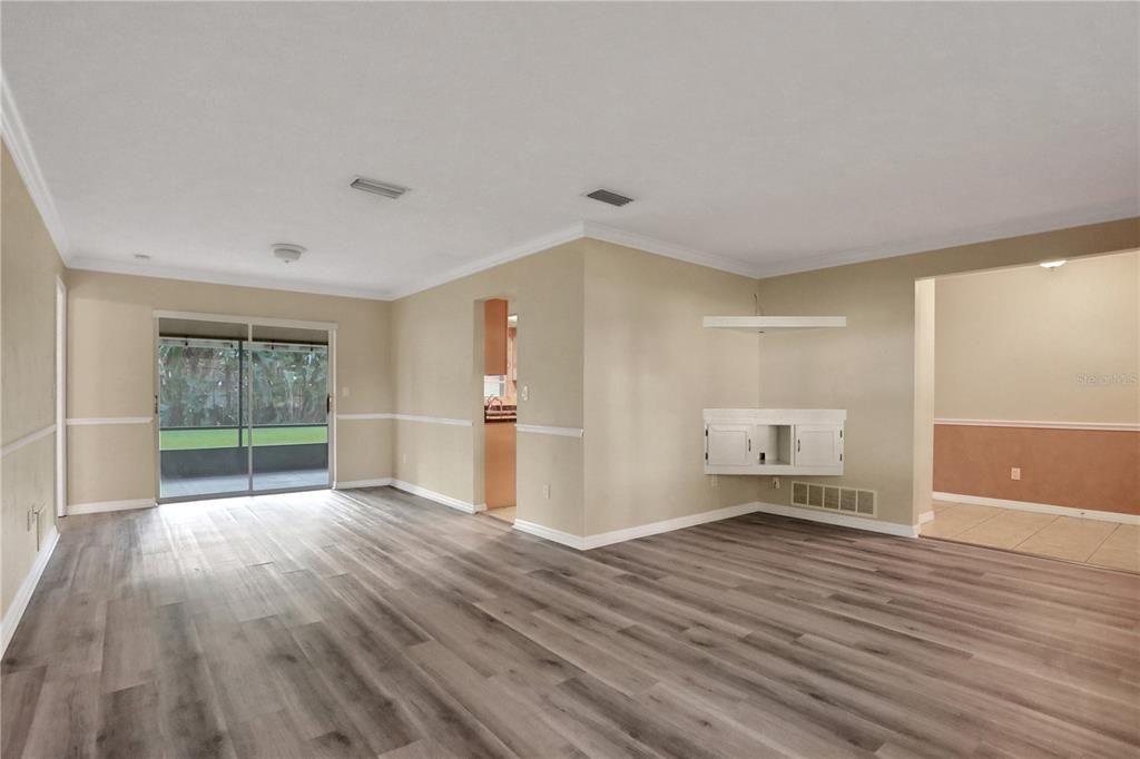 Active With Contract: $345,000 (3 beds, 2 baths, 1640 Square Feet)