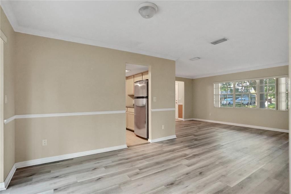 Active With Contract: $345,000 (3 beds, 2 baths, 1640 Square Feet)