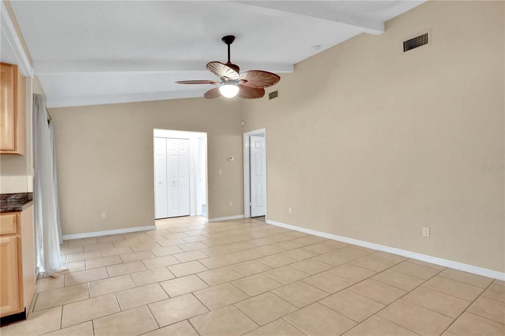 Active With Contract: $345,000 (3 beds, 2 baths, 1640 Square Feet)