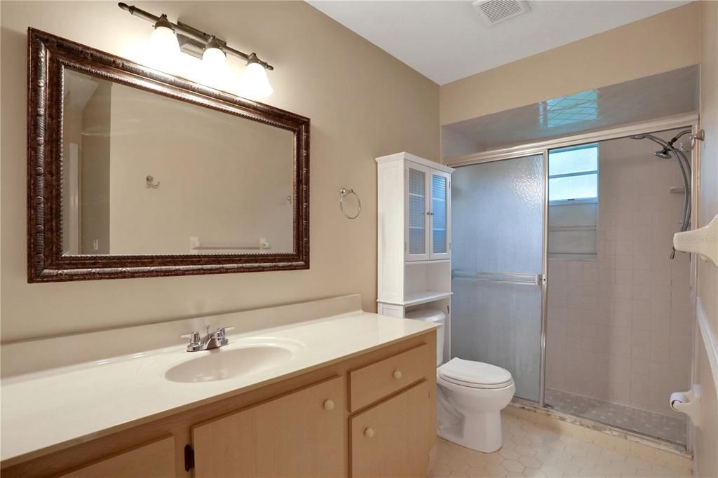 Active With Contract: $345,000 (3 beds, 2 baths, 1640 Square Feet)