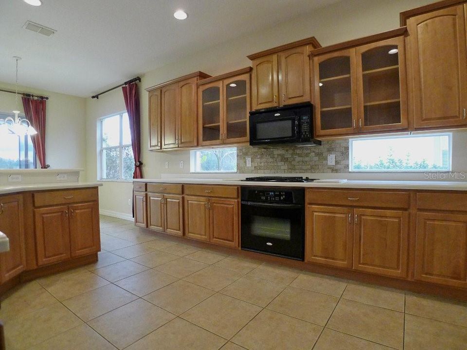 For Rent: $3,200 (4 beds, 3 baths, 2773 Square Feet)