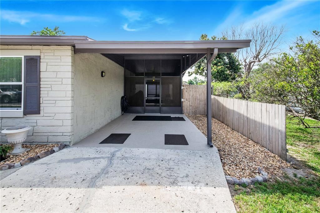 Active With Contract: $285,000 (3 beds, 2 baths, 1637 Square Feet)