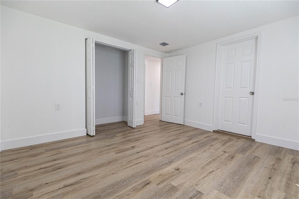 Active With Contract: $324,900 (4 beds, 2 baths, 1236 Square Feet)