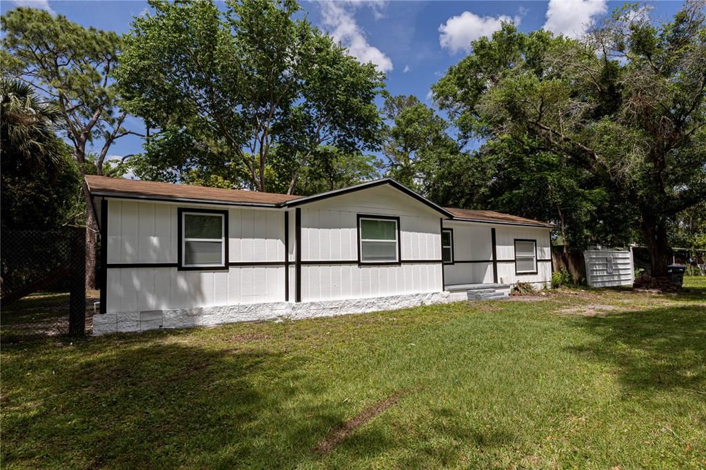 For Sale: $324,900 (4 beds, 2 baths, 1236 Square Feet)